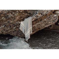 Vue VINGA Serviette éponge pour hammam Tolo de couleur blanc| Krokrodeal