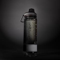 Vue Swiss Peak bouteille en Tritan de couleur gris| Krokrodeal