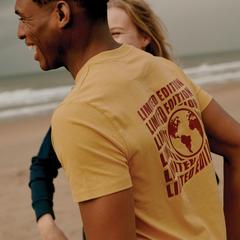 Vue T-shirt en coton recyclé Iqoniq Bryce de couleur jaune| Krokrodeal