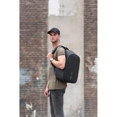 Vue Sac à dos antivol Bobby Hero XL de couleur noir| Krokrodeal