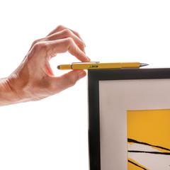 Vue Stylo outil 5 en 1 en aluminium de couleur jaune| Krokrodeal