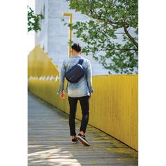 Vue Sac bandoulière Bobby Sling de couleur bleu| Krokrodeal