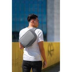 Vue Sac bandoulière Bobby Sling de couleur gris| Krokrodeal