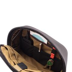Vue Sac bandoulière Bobby Sling de couleur noir| Krokrodeal