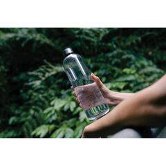 Vue Bouteille d'eau 1L avec suivi d'hydratation en rPET GRS de couleur translucide| Krokrodeal