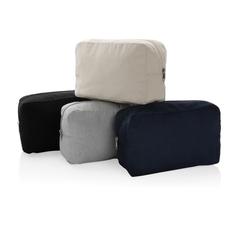 Vue Trousse de toilette en toile recyclée non teintée Aware™ de couleur blanc| Krokrodeal