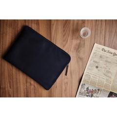 Vue VINGA pochette pour ordinateur Hunton de couleur bleu| Krokrodeal