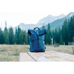 Vue Sac à dos ordinateur 15,6" en rPET déperlant Impact AWARE™ de couleur bleu| Krokrodeal