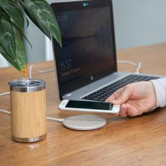 Vue Chargeur à induction 5W en fibre de paille de couleur vert| Krokrodeal