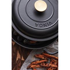 Vue VINGA Sauteuse en fonte émaillée Monte de couleur noir| Krokrodeal