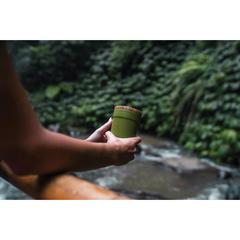 Vue Mug 300ml en PP recyclé GRS avec couvercle en bambou de couleur vert| Krokrodeal