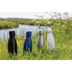 Vue Bouteille d'eau en acier inox recyclé certifié RCS Eureka de couleur gris| Krokrodeal