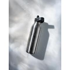 Vue Bouteille d'eau 500ml fliptop en acier RCS Avira Ara de couleur gris| Krokrodeal