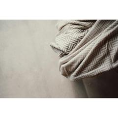Vue VINGA Plaid Lenox de couleur noir| Krokrodeal
