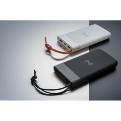 Vue Batterie de secours Aria 8000 mAh et induction 5W de couleur blanc| Krokrodeal