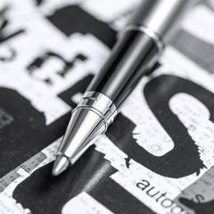 Vue Stylo Wutax de couleur gris| Krokrodeal