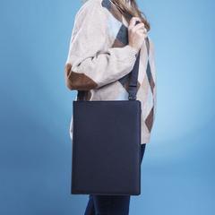 Vue Porte-Documents Conquer de couleur bleu| Krokrodeal