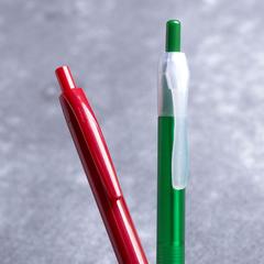 Vue Stylo Blacks de couleur blanc| Krokrodeal
