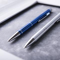 Vue Stylo Beikmon de couleur gris| Krokrodeal